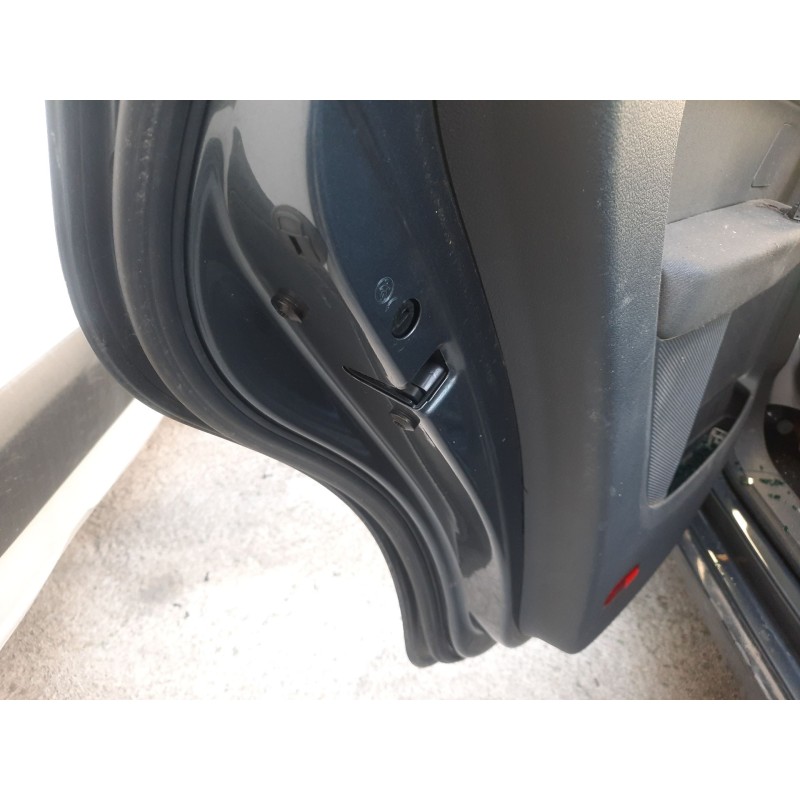 Recambio de cerradura puerta trasera izquierda para volkswagen touran (1t1, 1t2) 1.9 tdi referencia OEM IAM   