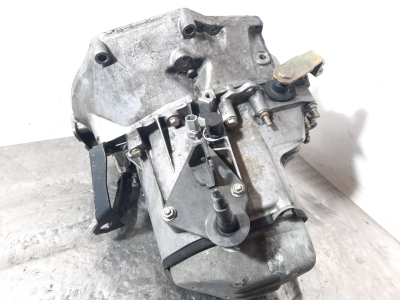 Recambio de caja cambios para peugeot 206 van 1.4 hdi referencia OEM IAM 20CN36  