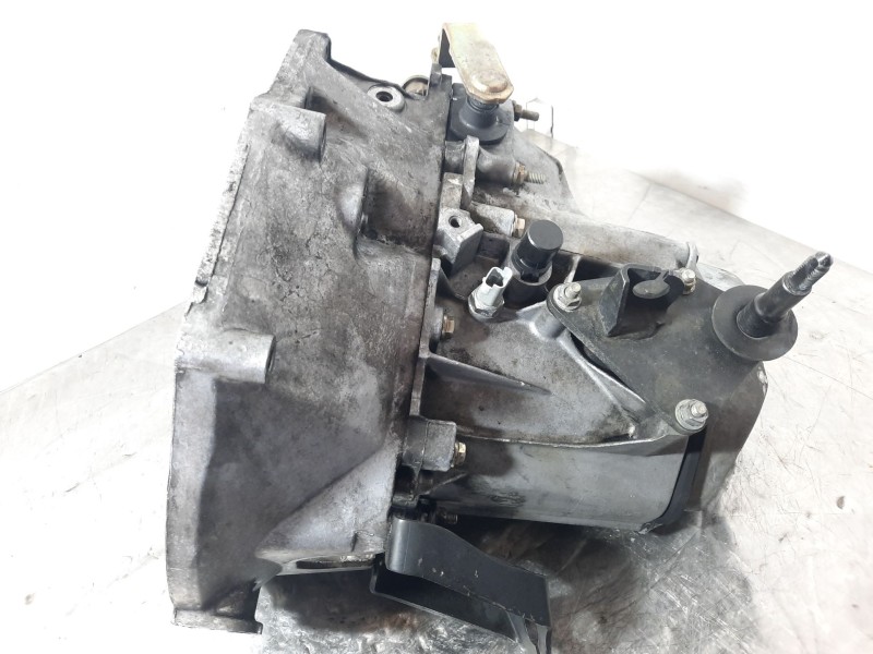 Recambio de caja cambios para peugeot 206 van 1.4 hdi referencia OEM IAM 20CN36  