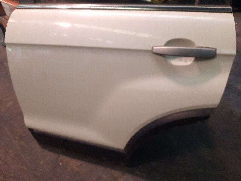 Recambio de puerta trasera izquierda para chevrolet captiva 2.2 vcdi ltz referencia OEM IAM   