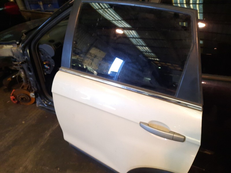 Recambio de puerta trasera izquierda para chevrolet captiva 2.2 vcdi ltz referencia OEM IAM   