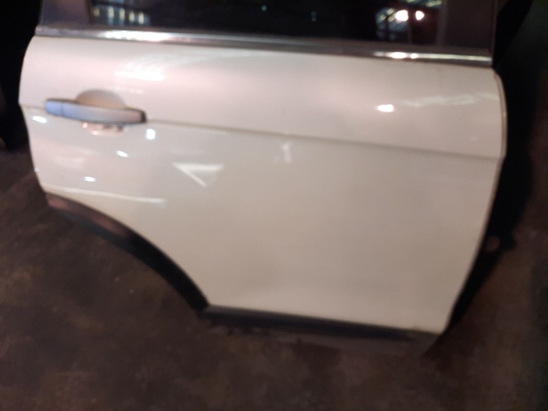 Recambio de puerta trasera derecha para chevrolet captiva 2.2 vcdi ltz referencia OEM IAM   