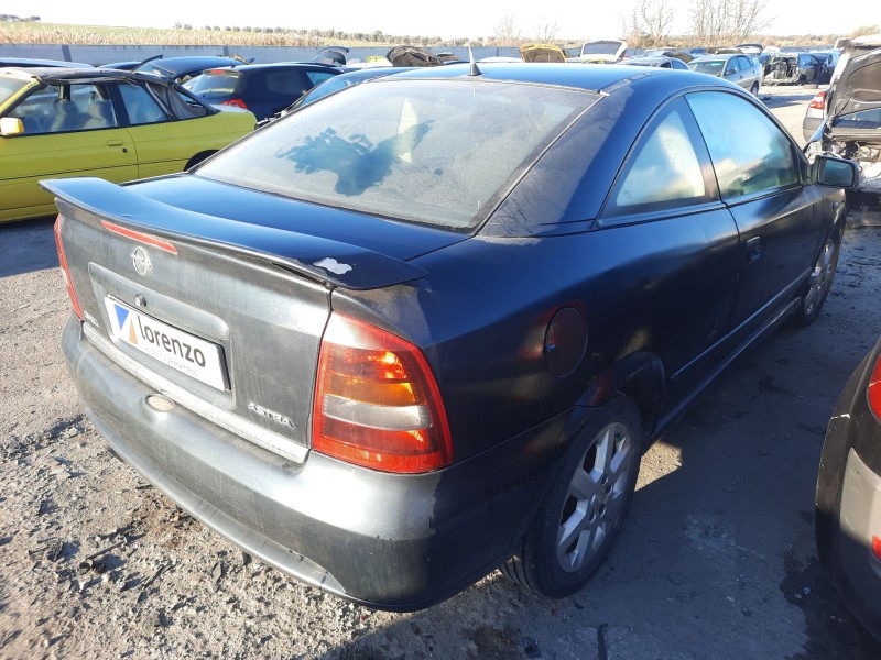 opel astra g coupé (t98) del año 2001