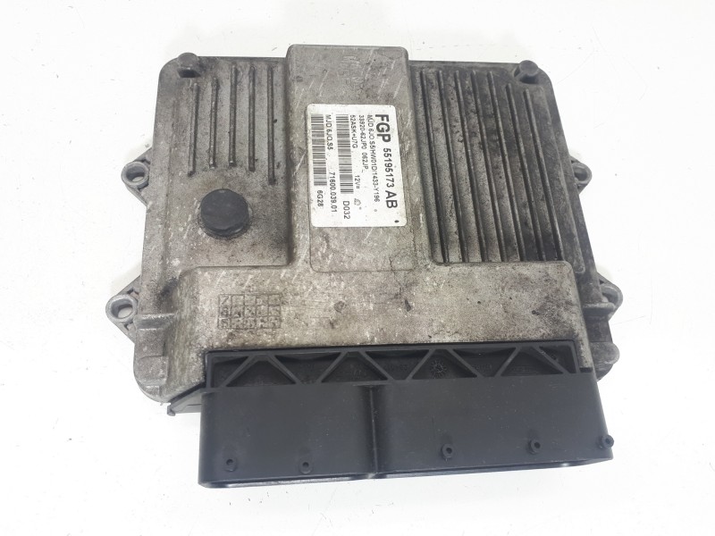 Recambio de centralita motor uce para suzuki swift berlina (mz) gl (3-ptas.) referencia OEM IAM 55195173AB 7160003901 