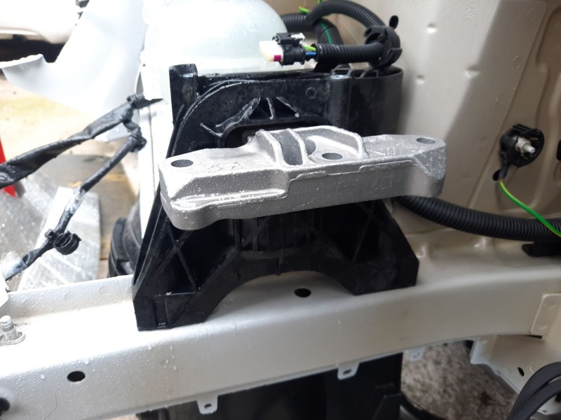 Recambio de soporte motor derecho para opel combo e tour / life (k9) 1.5 referencia OEM IAM   