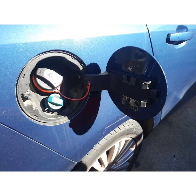 Recambio de tapa exterior combustible para opel zafira tourer c (p12) 1.6 cdti (75) referencia OEM IAM   