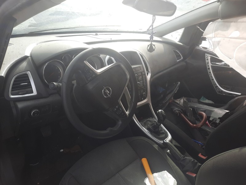 opel astra j (p10) del año 2013