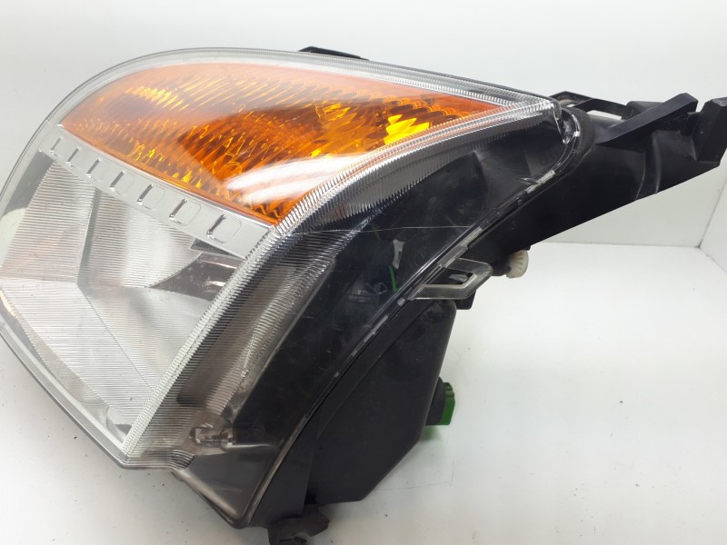 Recambio de faro derecho para ford fusion (cbk) ambiente referencia OEM IAM   