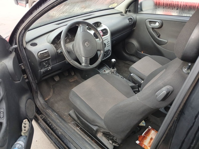 opel corsa c (x01) del año 2005
