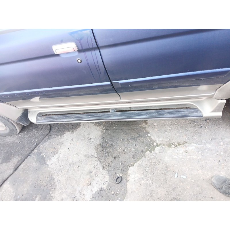 Recambio de estribos laterales para mitsubishi montero sport i (k7_, k9_) 2.5 td (k94w) referencia OEM IAM   