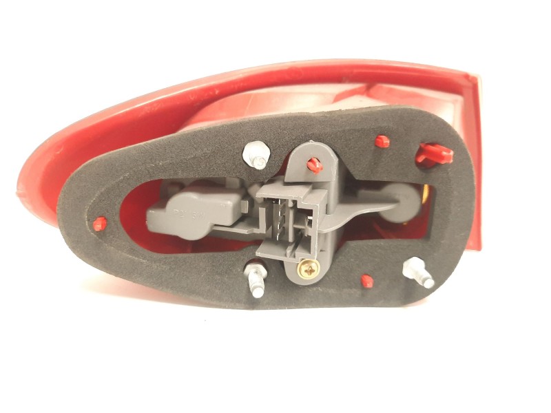 Recambio de piloto trasero derecho para alfa romeo 147 (190) 1.6 16v cat referencia OEM IAM  31901 