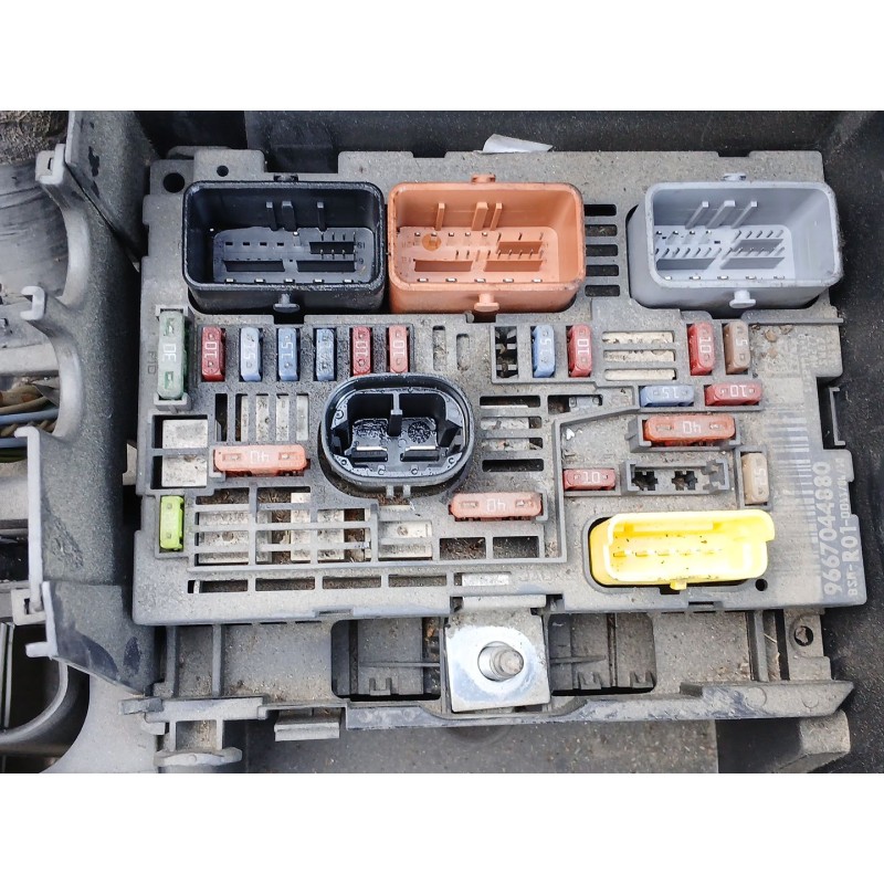 Recambio de caja reles / fusibles para citroën c4 picasso i monospace (ud_) 1.6 hdi referencia OEM IAM   
