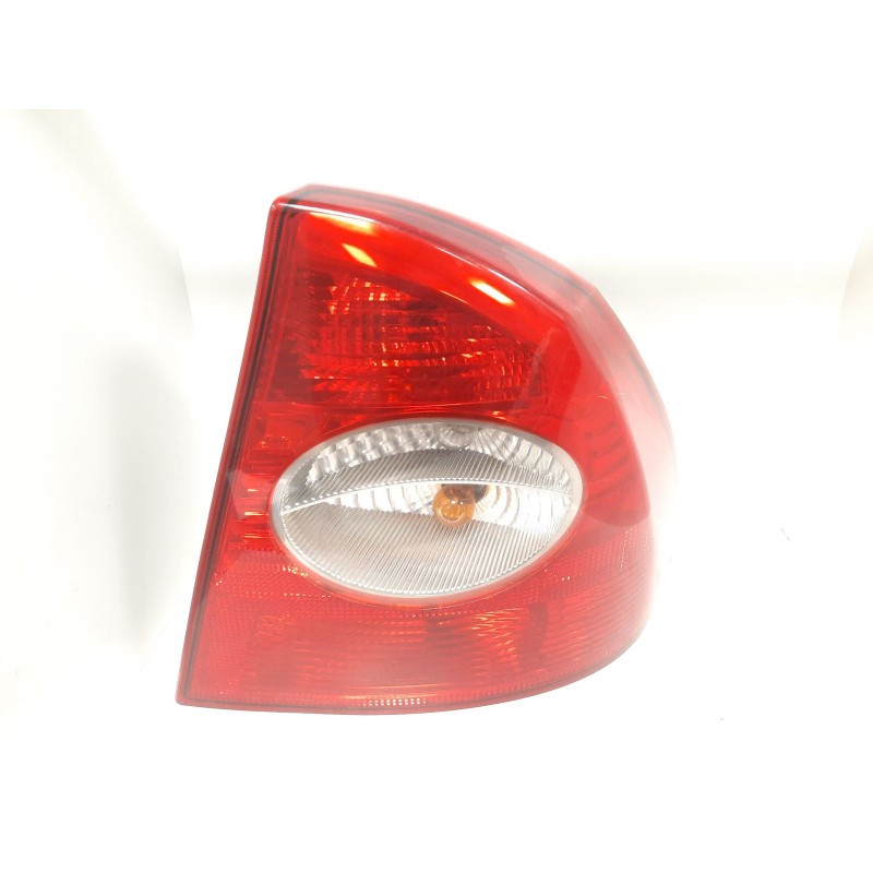 Recambio de piloto trasero derecho para ford focus berlina (cap) 1.6 tdci cat referencia OEM IAM  30854 