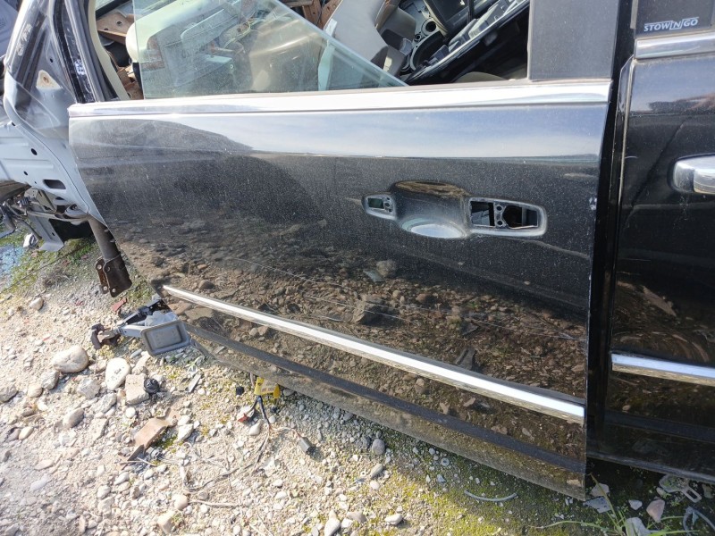 Recambio de puerta delantera izquierda para chrysler grand voyager lx referencia OEM IAM   