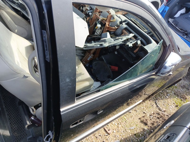 Recambio de puerta delantera derecha para chrysler grand voyager lx referencia OEM IAM   