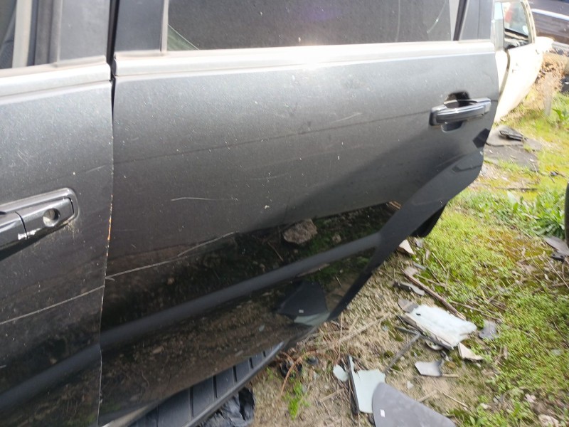 Recambio de puerta trasera izquierda para ssangyong rexton w limited 4wd referencia OEM IAM   