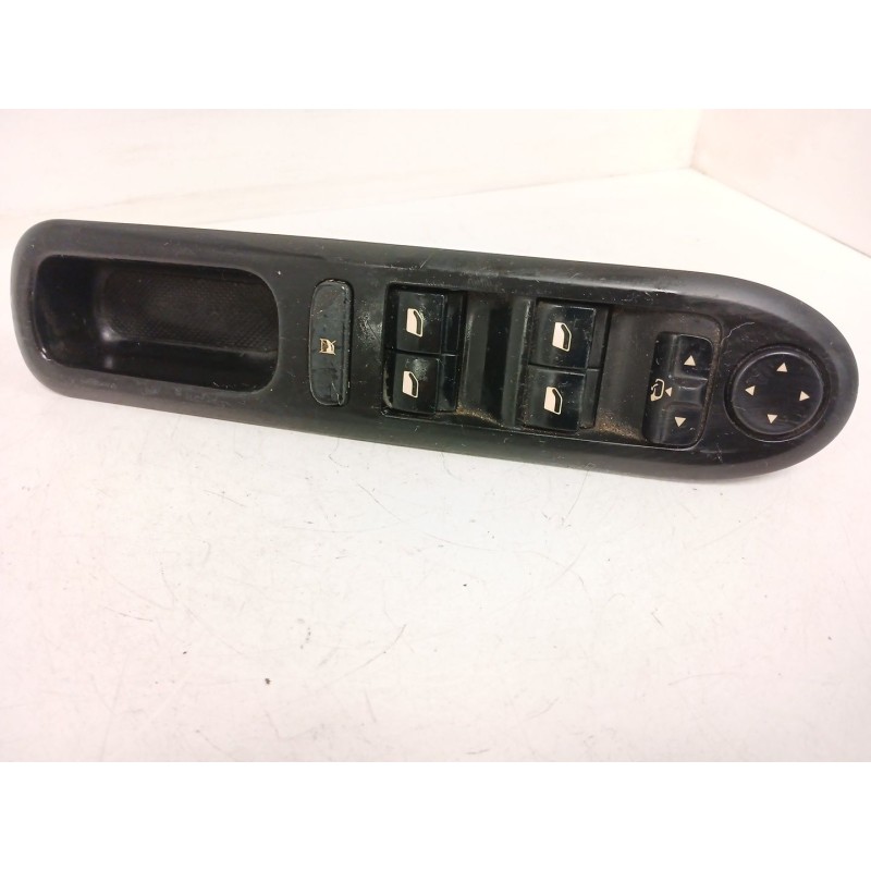 Recambio de mando elevalunas delantero izquierdo para peugeot 407 (6d_) 2.0 hdi 135 (6drhrh, 6drhre, 6drhrg, 6drhrj) referencia 