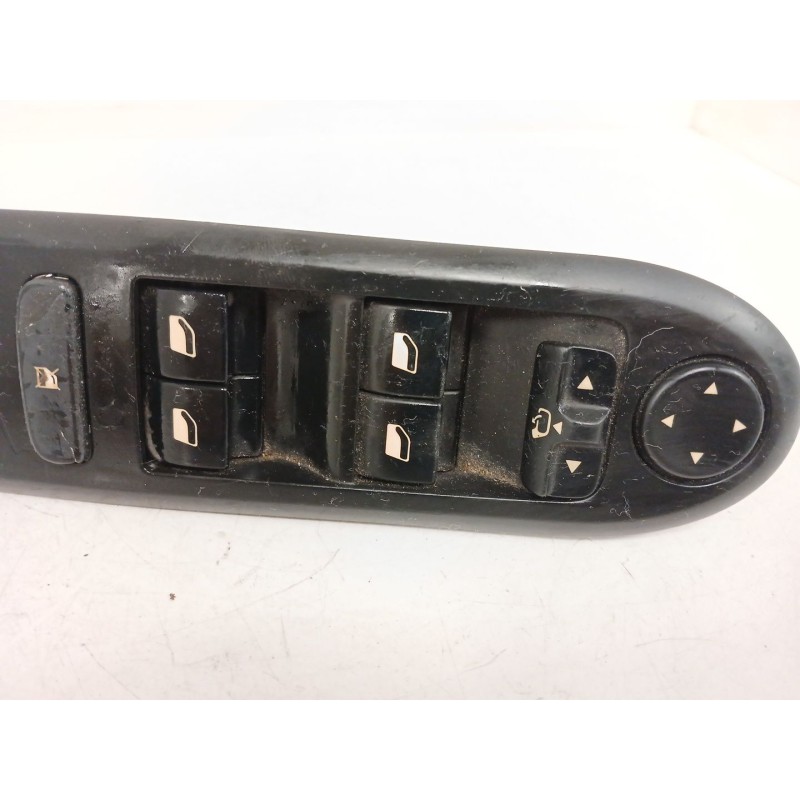 Recambio de mando elevalunas delantero izquierdo para peugeot 407 (6d_) 2.0 hdi 135 (6drhrh, 6drhre, 6drhrg, 6drhrj) referencia 