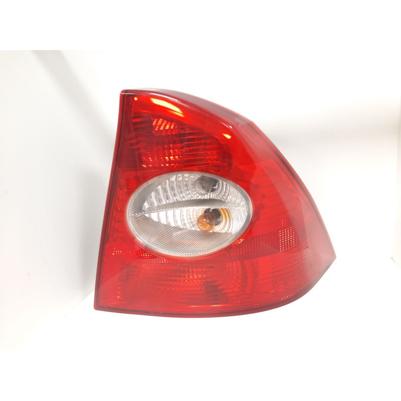 Recambio de piloto trasero derecho para ford focus berlina (cap) 1.6 tdci cat referencia OEM IAM  30854 