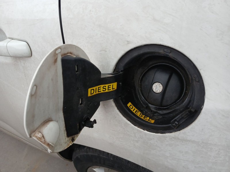 Recambio de tapa exterior combustible para citroën c3 ii (sc_) 1.4 hdi 70 (sc8hzc, sc8hr0, sc8hp4) referencia OEM IAM   