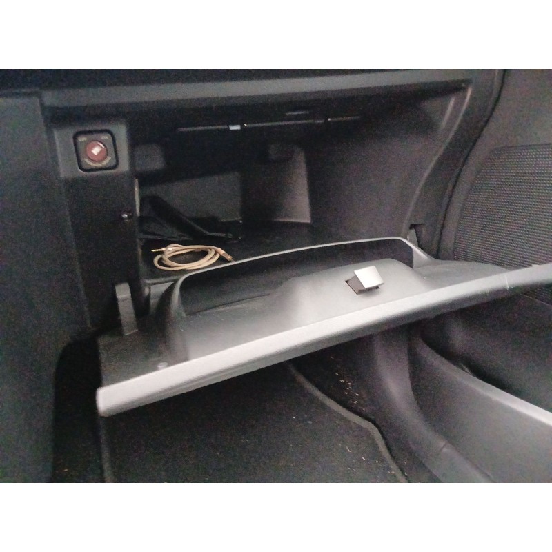 Recambio de guantera para citroën c3 ii (sc_) 1.4 hdi 70 (sc8hzc, sc8hr0, sc8hp4) referencia OEM IAM   