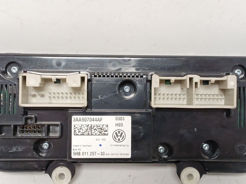 Recambio de climatizador aire para volkswagen touran (1t3) 1.6 tdi referencia OEM IAM 5HB01125730  3AA907044AF