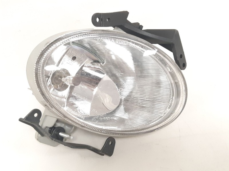 Recambio de faro antiniebla derecho para hyundai santa fe (sm) 2.0 crdi cat referencia OEM IAM 922022B0  