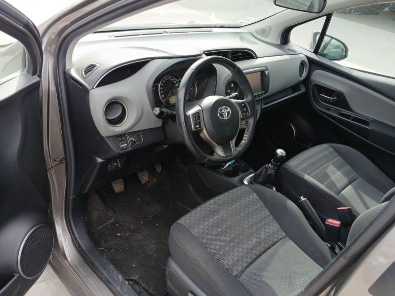 toyota yaris (_p13_) del año 2016