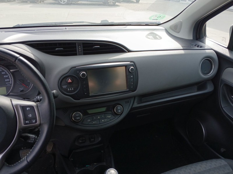 toyota yaris (_p13_) del año 2016