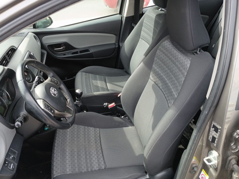 toyota yaris (_p13_) del año 2016