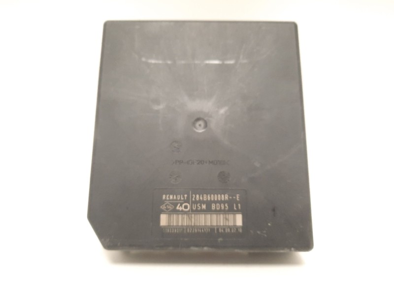 Recambio de caja reles / fusibles para renault megane iii berlina 5 p dynamique referencia OEM IAM 284B6008R USMBD95 