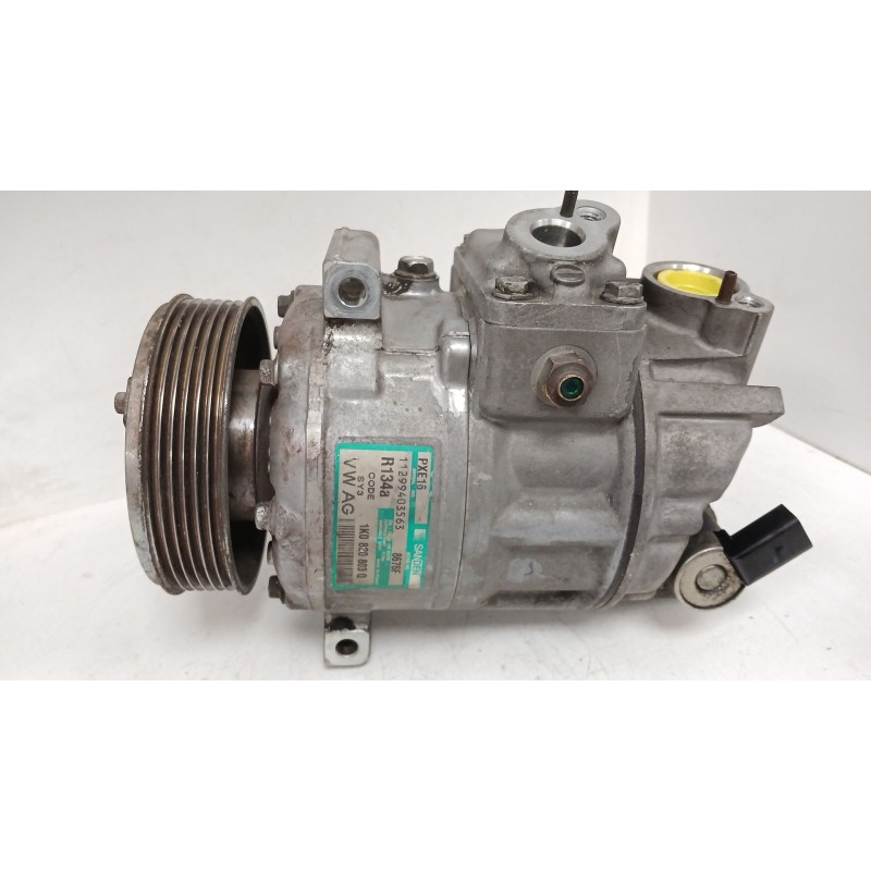 Recambio de compresor aire acondicionado para volkswagen passat b6 (3c2) 2.0 tdi 16v referencia OEM IAM 1K0820803Q  8676F