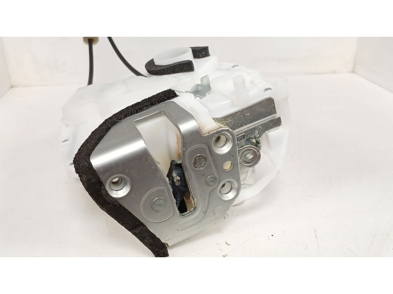 Recambio de cerradura puerta trasera izquierda para suzuki s-cross 1.4 smart hybrid (akk414) referencia OEM IAM 8230261MA3  