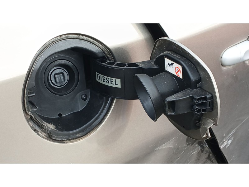 Recambio de tapa exterior combustible para renault megane iii grandtour (kz0/1) 1.9 dci (kz0j, kz0n, kz1s) referencia OEM IAM   