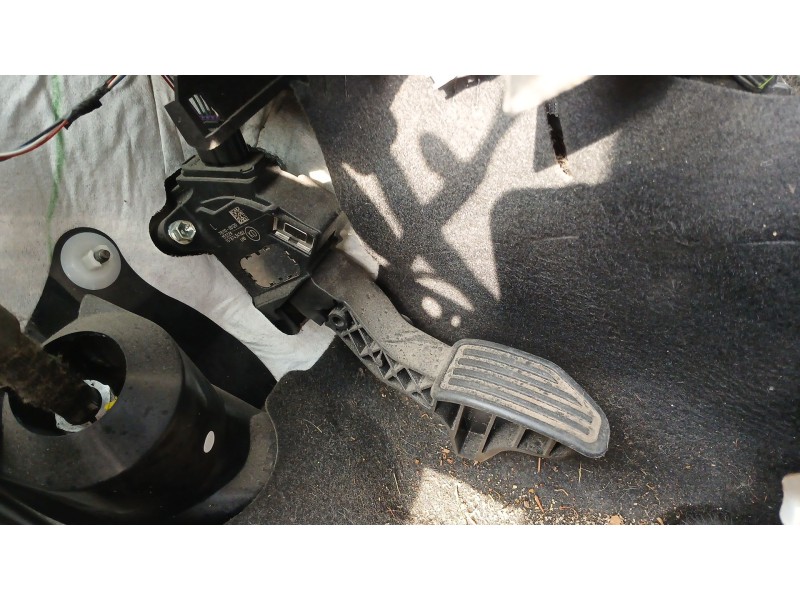 Recambio de pedal acelerador para toyota yaris (_p13_) 1.3 (nsp130_) referencia OEM IAM   