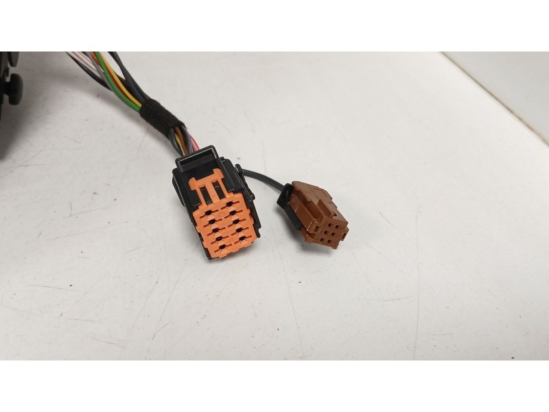 Recambio de retrovisor derecho para peugeot 308 sw ii (lc_, lj_, lr_, lx_, l4_) 1.2 thp 130 referencia OEM IAM   