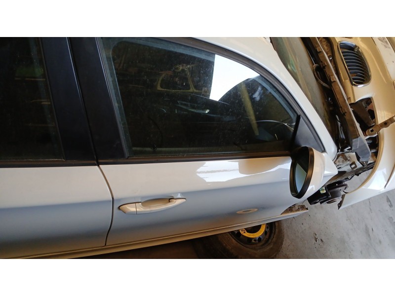Recambio de puerta delantera derecha para bmw 1 (e87) 118 d referencia OEM IAM    Recambio de puerta delantera derecha para bmw 1 (e87) 118 d referencia OEM IAM