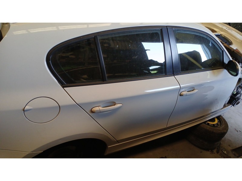 Recambio de puerta trasera derecha para bmw 1 (e87) 118 d referencia OEM IAM    Recambio de puerta trasera derecha para bmw 1 (e87) 118 d referencia OEM IAM