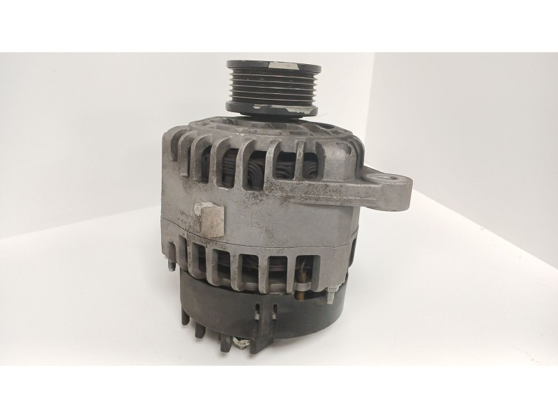 Recambio de alternador para opel zafira b furgoneta/monovolumen (a05) 1.9 cdti van (m75) referencia OEM IAM 1022118642  