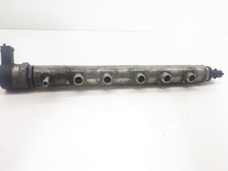 Recambio de rampa inyectora para opel zafira b cosmo referencia OEM IAM 55200266 0445214056 