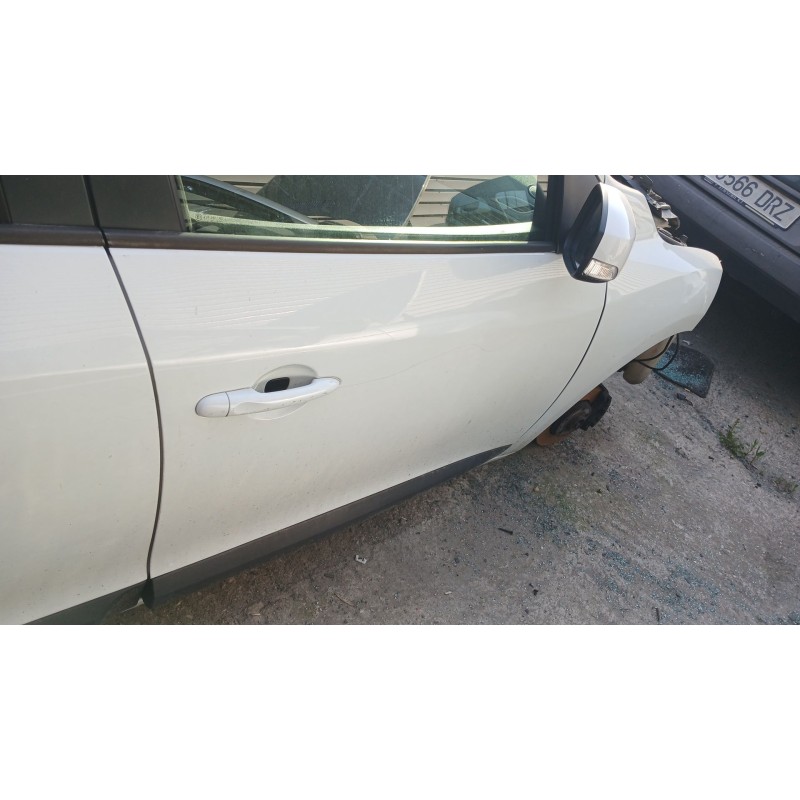 Recambio de puerta delantera derecha para renault megane iii hatchback (bz0/1_, b3_) 1.5 dci referencia OEM IAM   