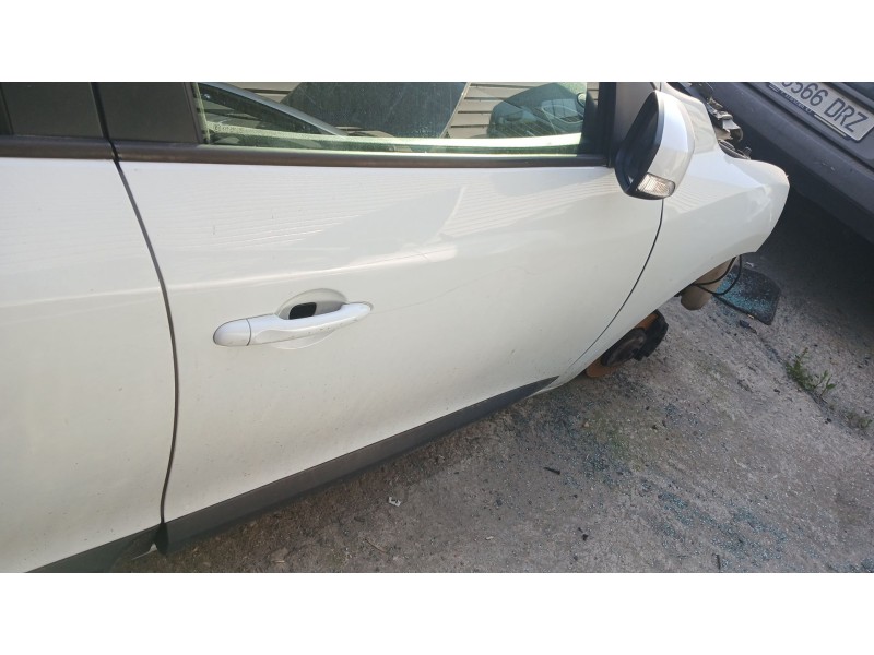 Recambio de puerta delantera derecha para renault megane iii hatchback (bz0/1_, b3_) 1.5 dci referencia OEM IAM   