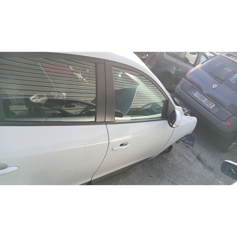 Recambio de puerta delantera derecha para renault megane iii hatchback (bz0/1_, b3_) 1.5 dci referencia OEM IAM   