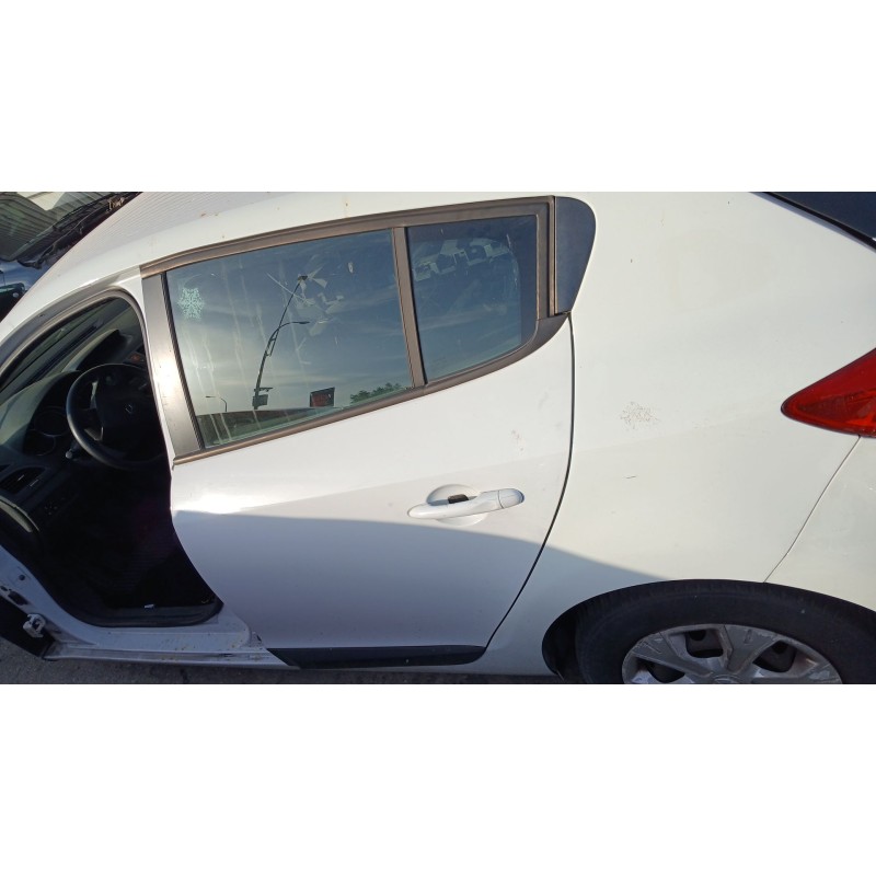 Recambio de puerta trasera izquierda para renault megane iii hatchback (bz0/1_, b3_) 1.5 dci referencia OEM IAM   