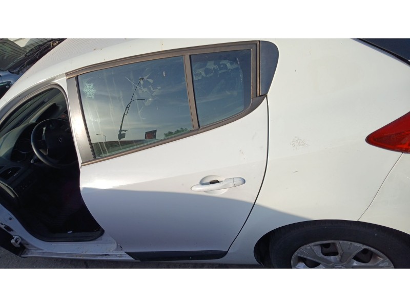 Recambio de puerta trasera izquierda para renault megane iii hatchback (bz0/1_, b3_) 1.5 dci referencia OEM IAM   