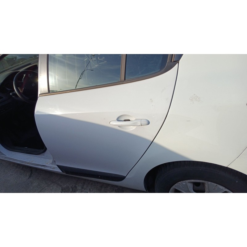 Recambio de puerta trasera izquierda para renault megane iii hatchback (bz0/1_, b3_) 1.5 dci referencia OEM IAM   