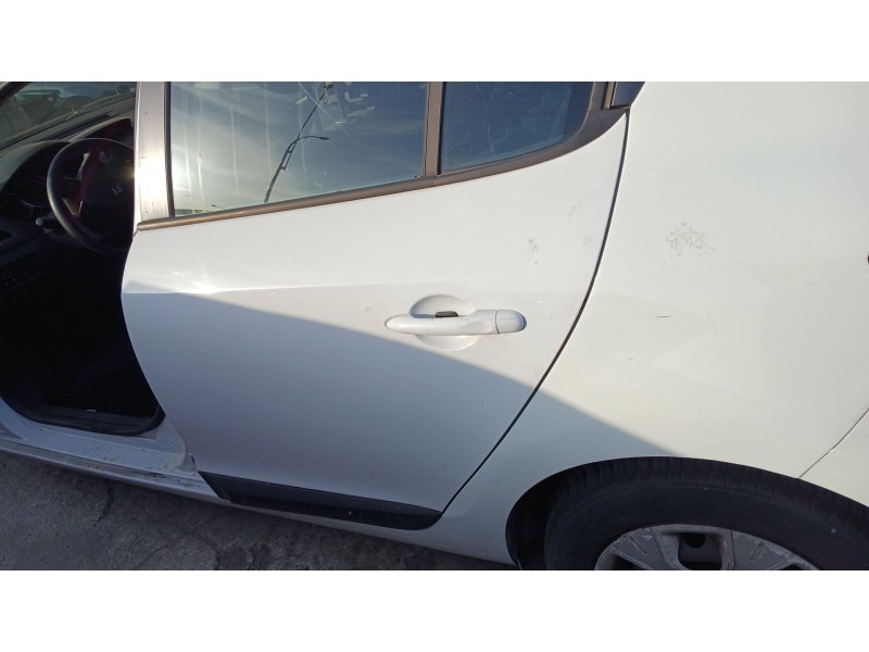 Recambio de puerta trasera izquierda para renault megane iii hatchback (bz0/1_, b3_) 1.5 dci referencia OEM IAM   