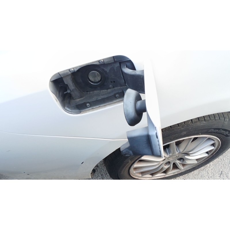 Recambio de tapa exterior combustible para renault laguna iii (bt0/1) 1.5 dci (bt00, bt0a, bt0t, bt1j) referencia OEM IAM   