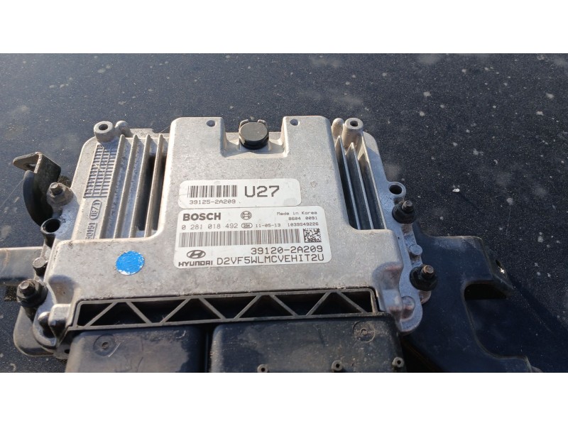 Recambio de centralita motor uce para hyundai i40 i cw (vf) 1.7 crdi referencia OEM IAM   