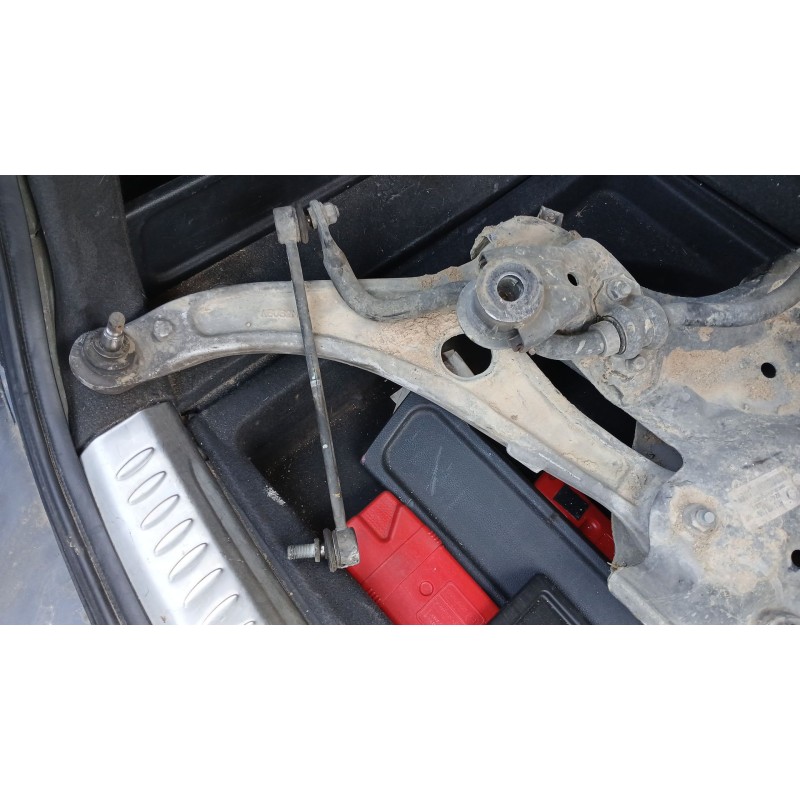 Recambio de brazo suspension inferior delantero izquierdo para hyundai i40 i cw (vf) 1.7 crdi referencia OEM IAM   